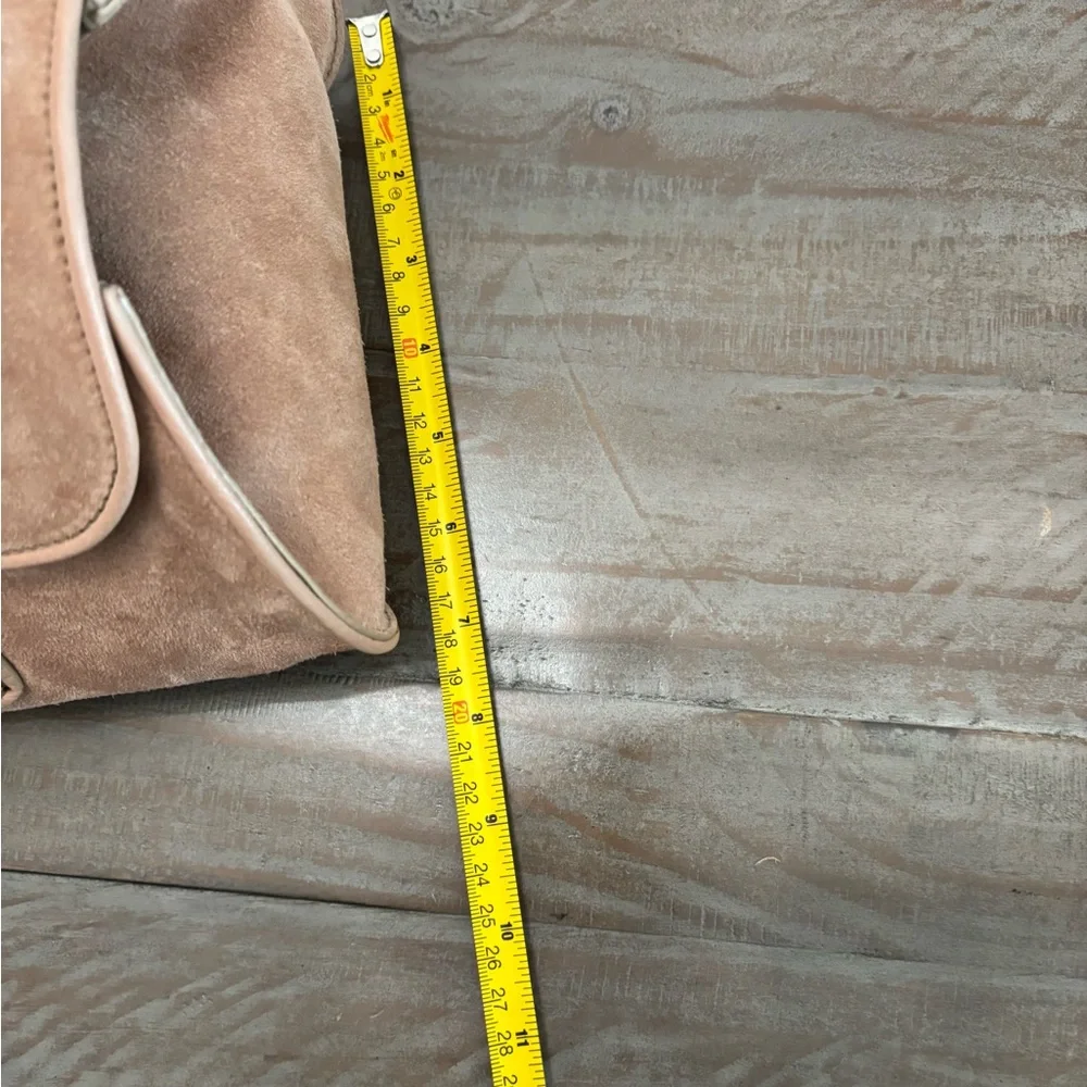 Tod’s blush pink suede shoulder bag - Picture 10 of 10